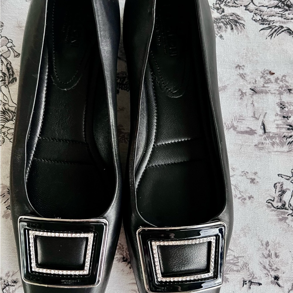 Absolutely Gorgeous Black Leather Napoleoni flats. NWOTs. Size 39 - Picture 2 of 8